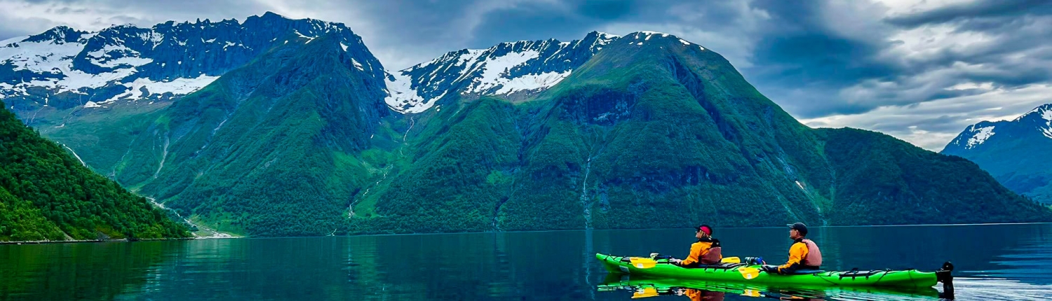 sea-kayaking-hjørundfjord-norway-adventures