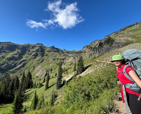 ultimate-northwest-teen-hiking-in-goat-rocks ultimate-northwest-teen-hiking-in-goat-rocks
